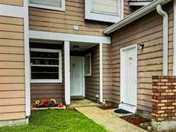2425 OXFORD Place , Unit 132, Gretna, LA 70056