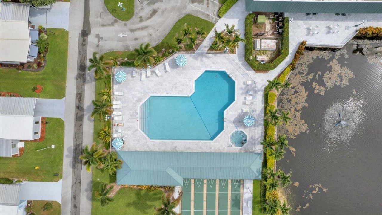 360 NE Jade Circle, Jensen Beach, FL 34957 Photo