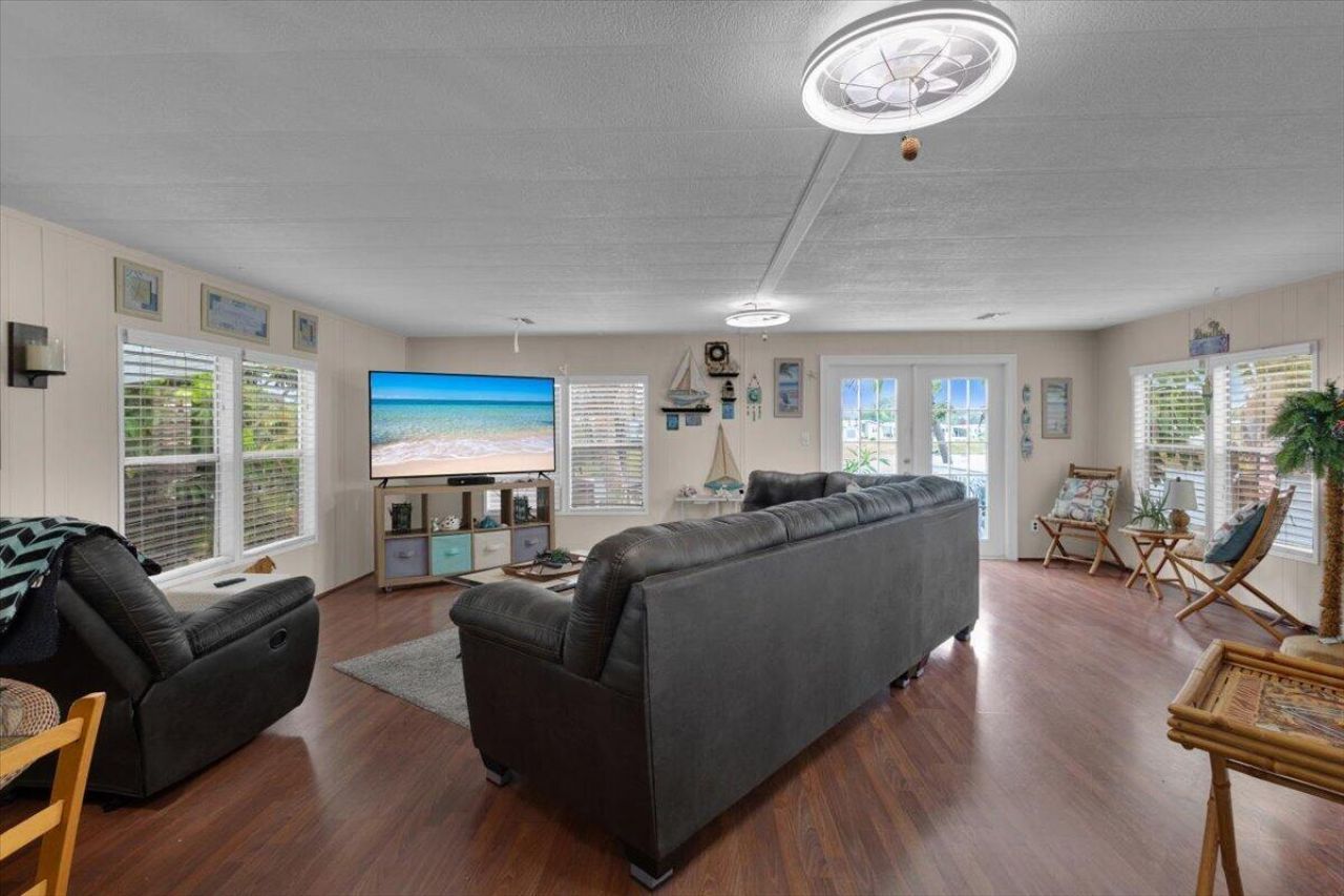 360 NE Jade Circle, Jensen Beach, FL 34957 Photo