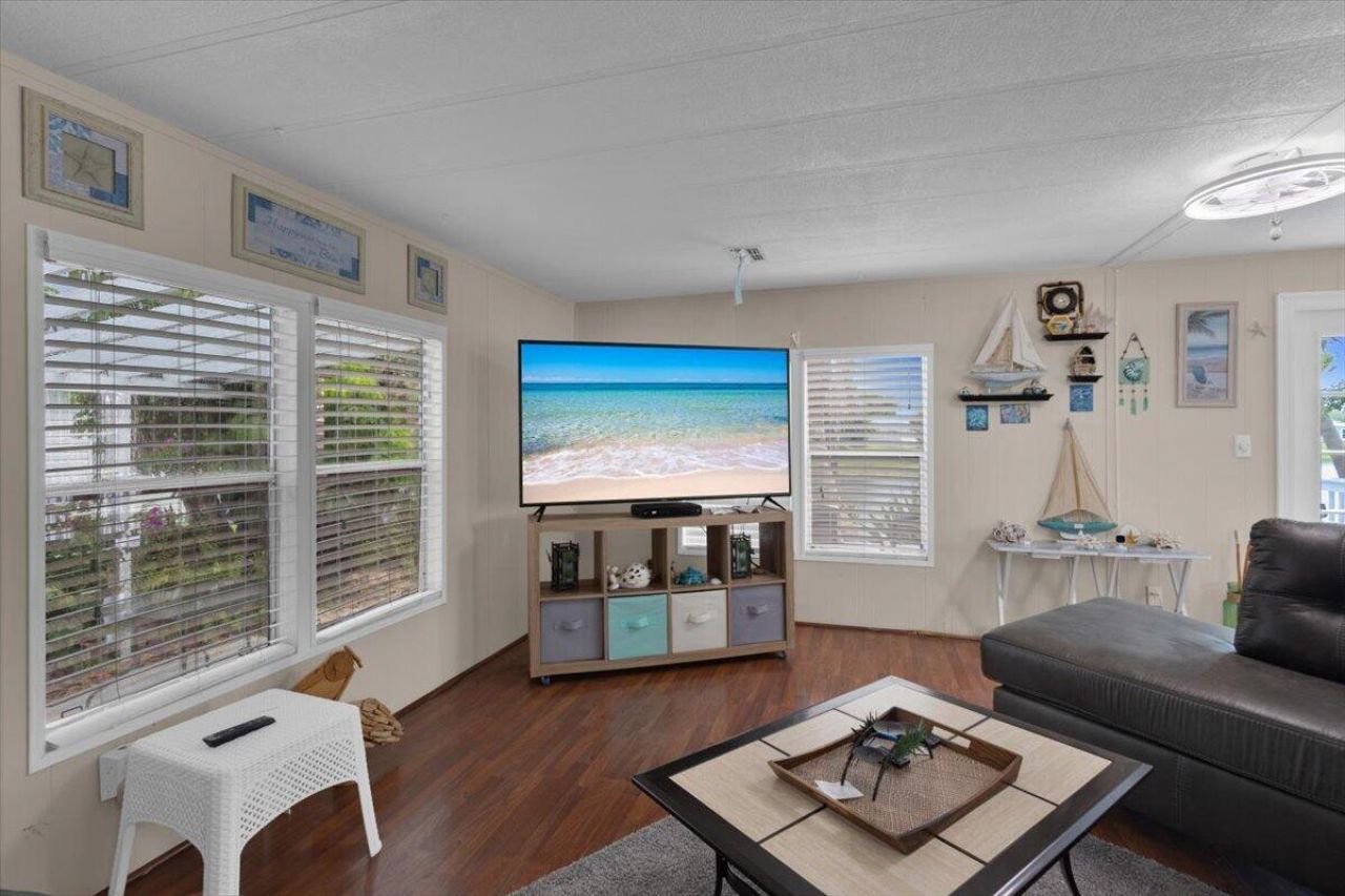 360 NE Jade Circle, Jensen Beach, FL 34957 Photo