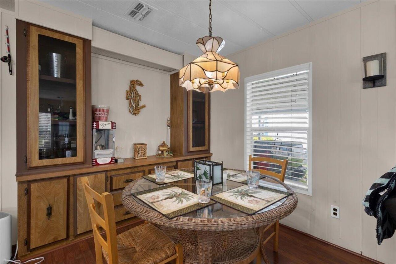 360 NE Jade Circle, Jensen Beach, FL 34957 Photo
