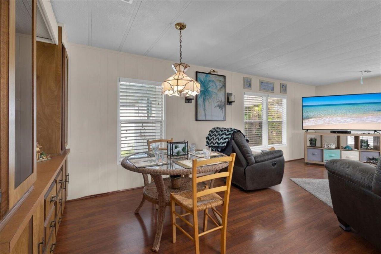 360 NE Jade Circle, Jensen Beach, FL 34957 Photo