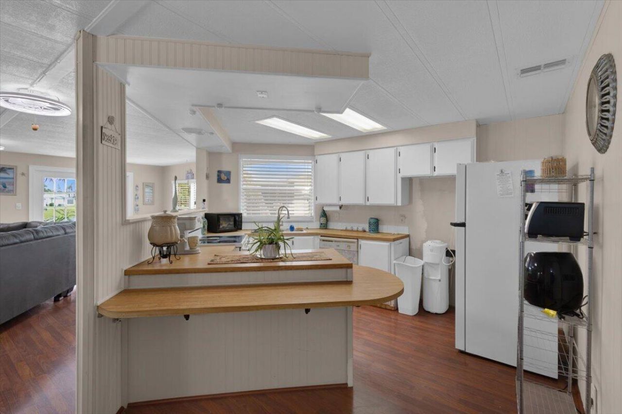 360 NE Jade Circle, Jensen Beach, FL 34957 Photo