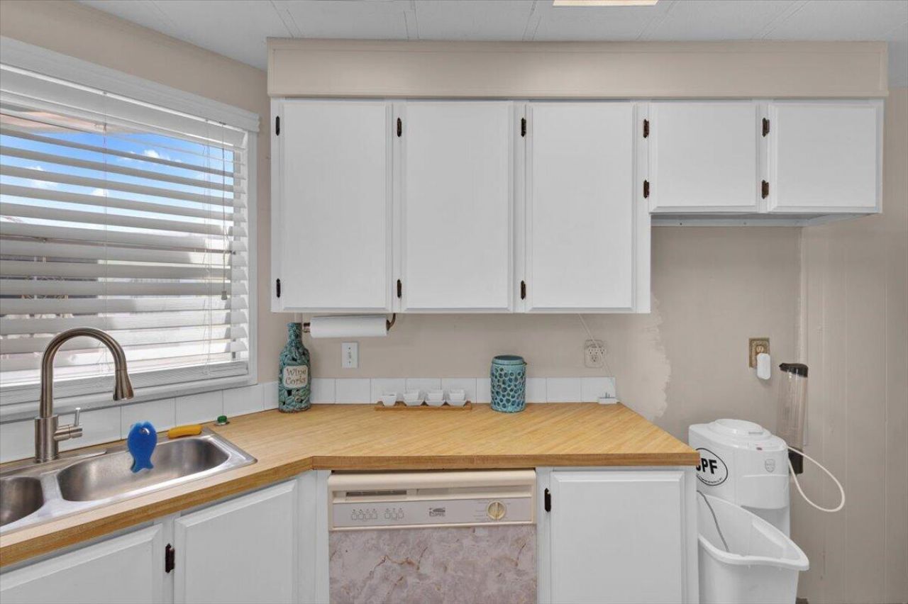 360 NE Jade Circle, Jensen Beach, FL 34957 Photo