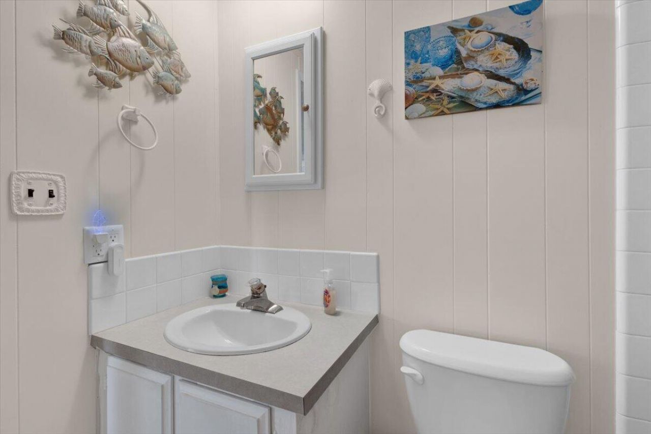 360 NE Jade Circle, Jensen Beach, FL 34957 Photo