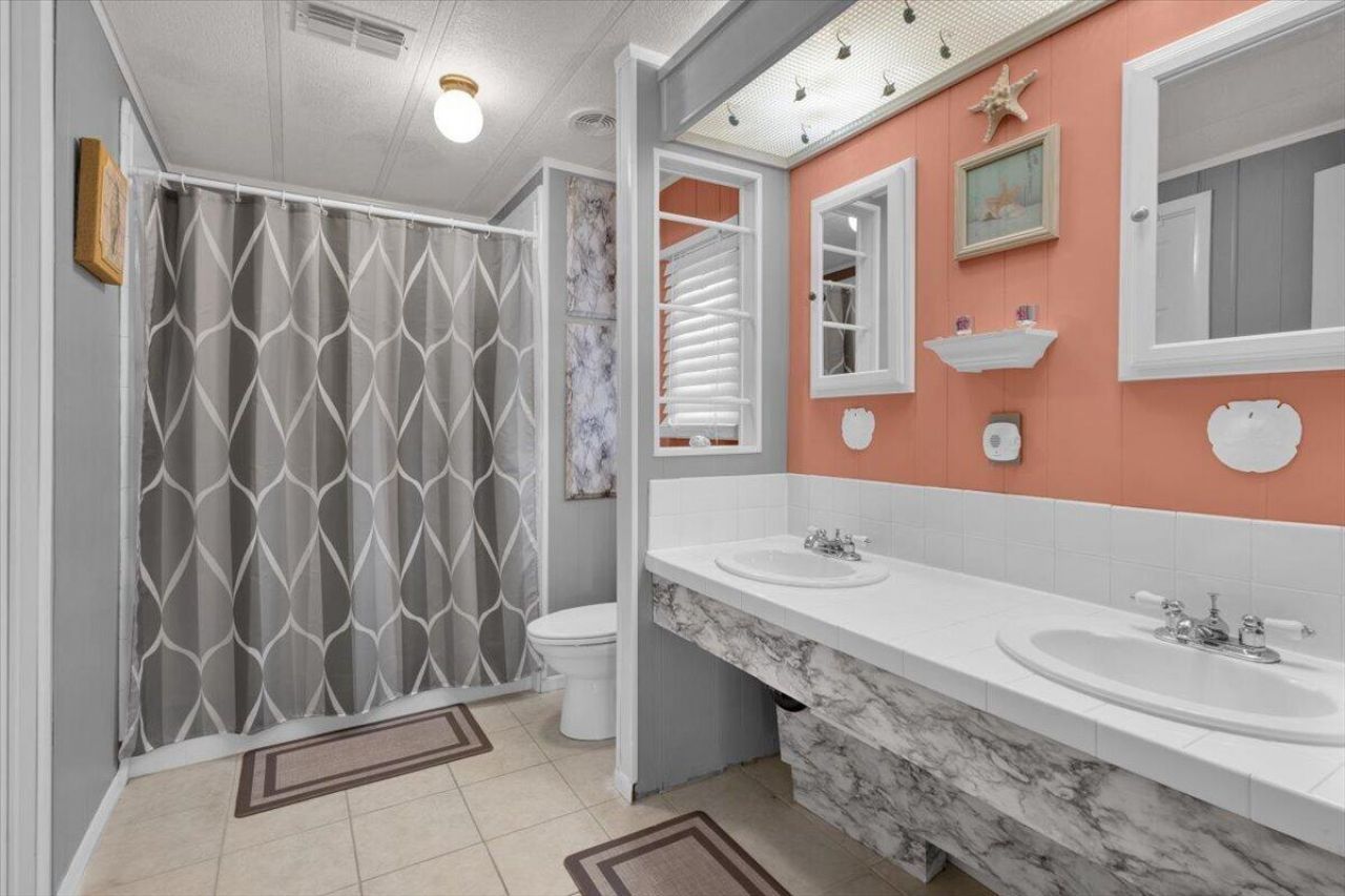 360 NE Jade Circle, Jensen Beach, FL 34957 Photo