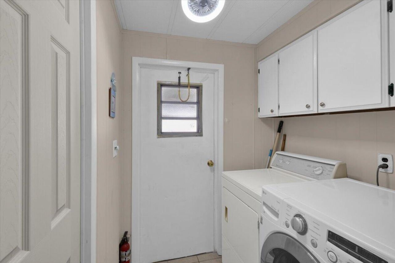 360 NE Jade Circle, Jensen Beach, FL 34957 Photo