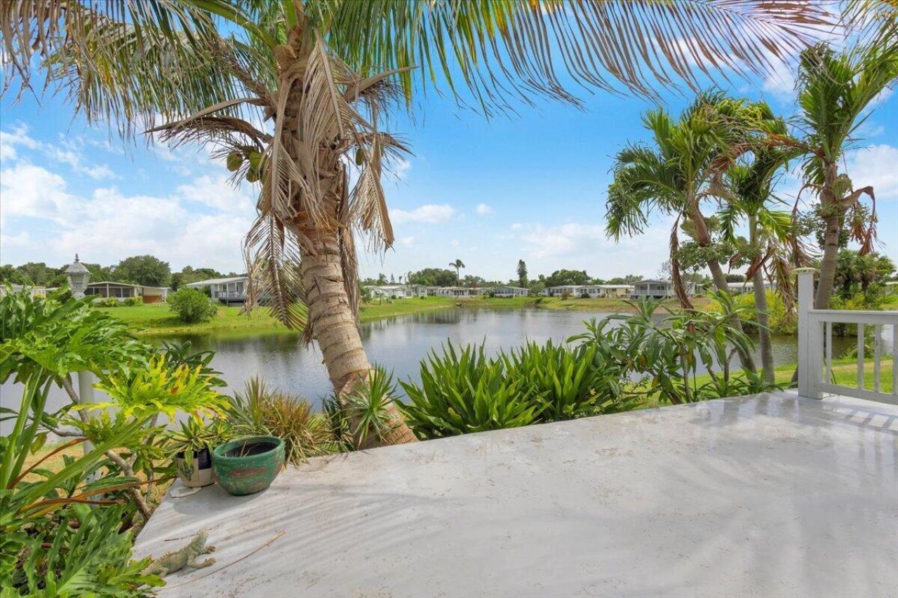 360 NE Jade Circle, Jensen Beach, FL 34957 Photo
