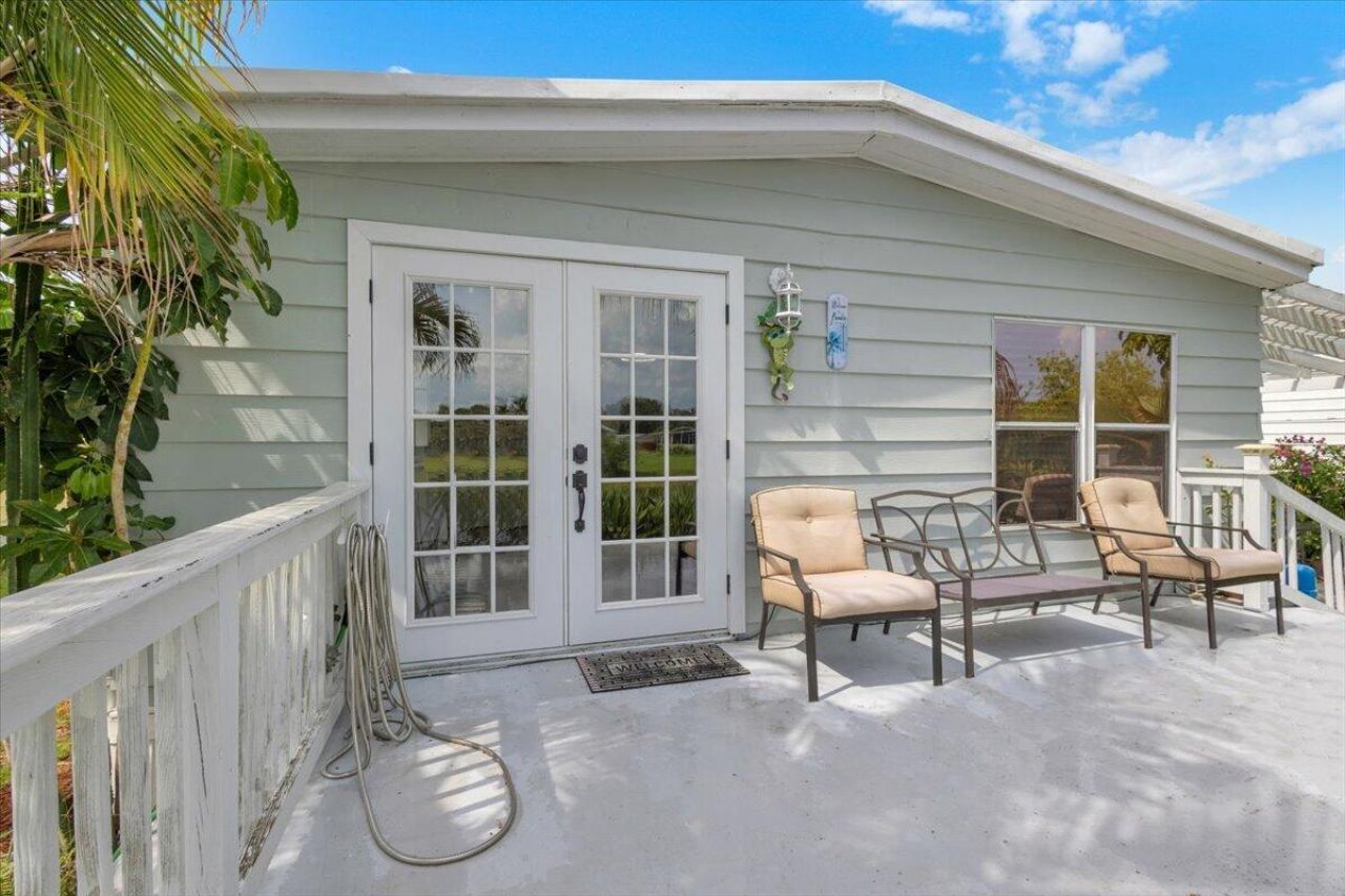 360 NE Jade Circle, Jensen Beach, FL 34957 Photo