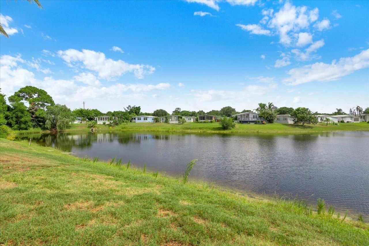 360 NE Jade Circle, Jensen Beach, FL 34957 Photo