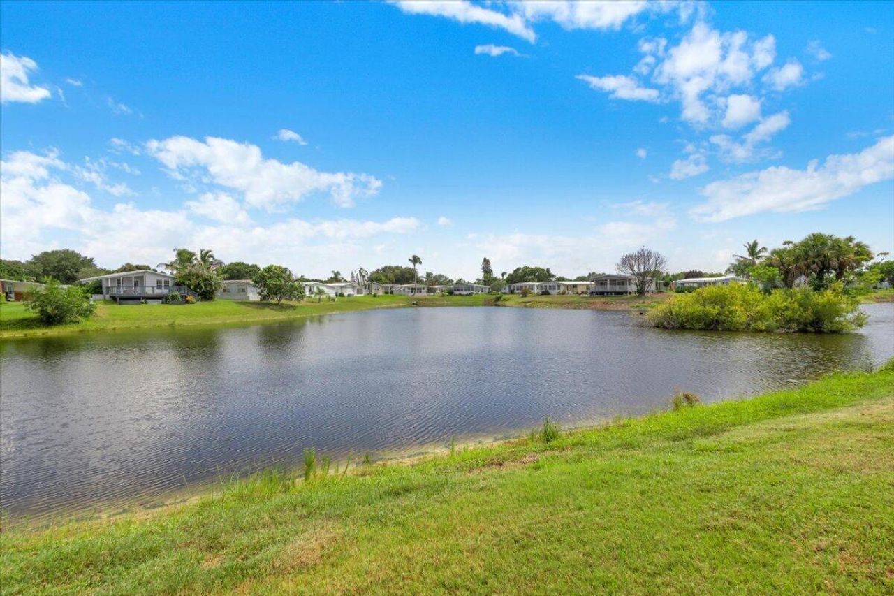 360 NE Jade Circle, Jensen Beach, FL 34957 Photo