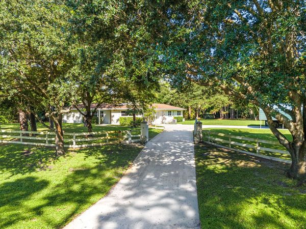 8645 Square Lake Drive, Palm Beach Gardens, FL 33418
