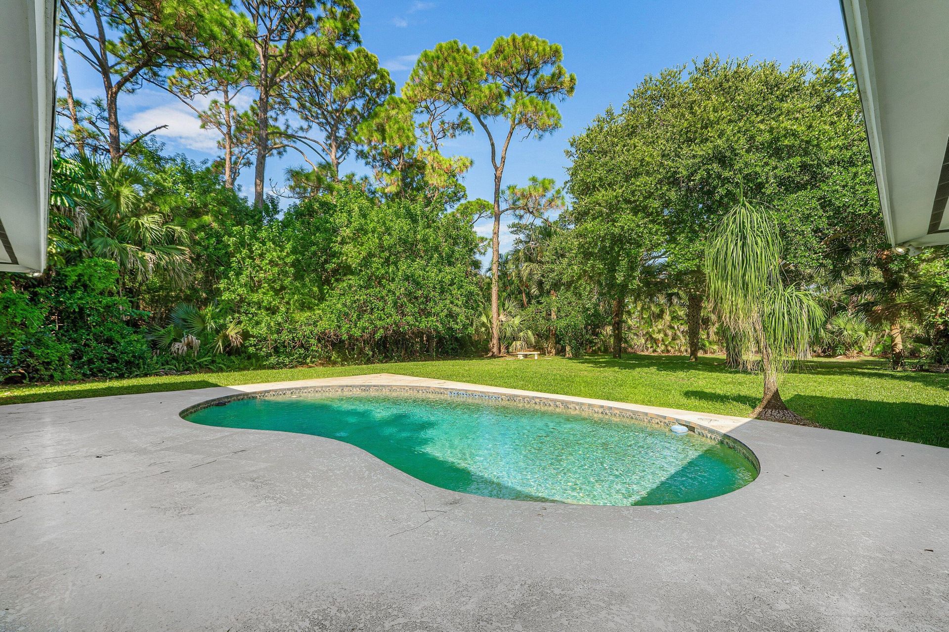 8645 Square Lake Drive, Palm Beach Gardens, FL 33418 Photo