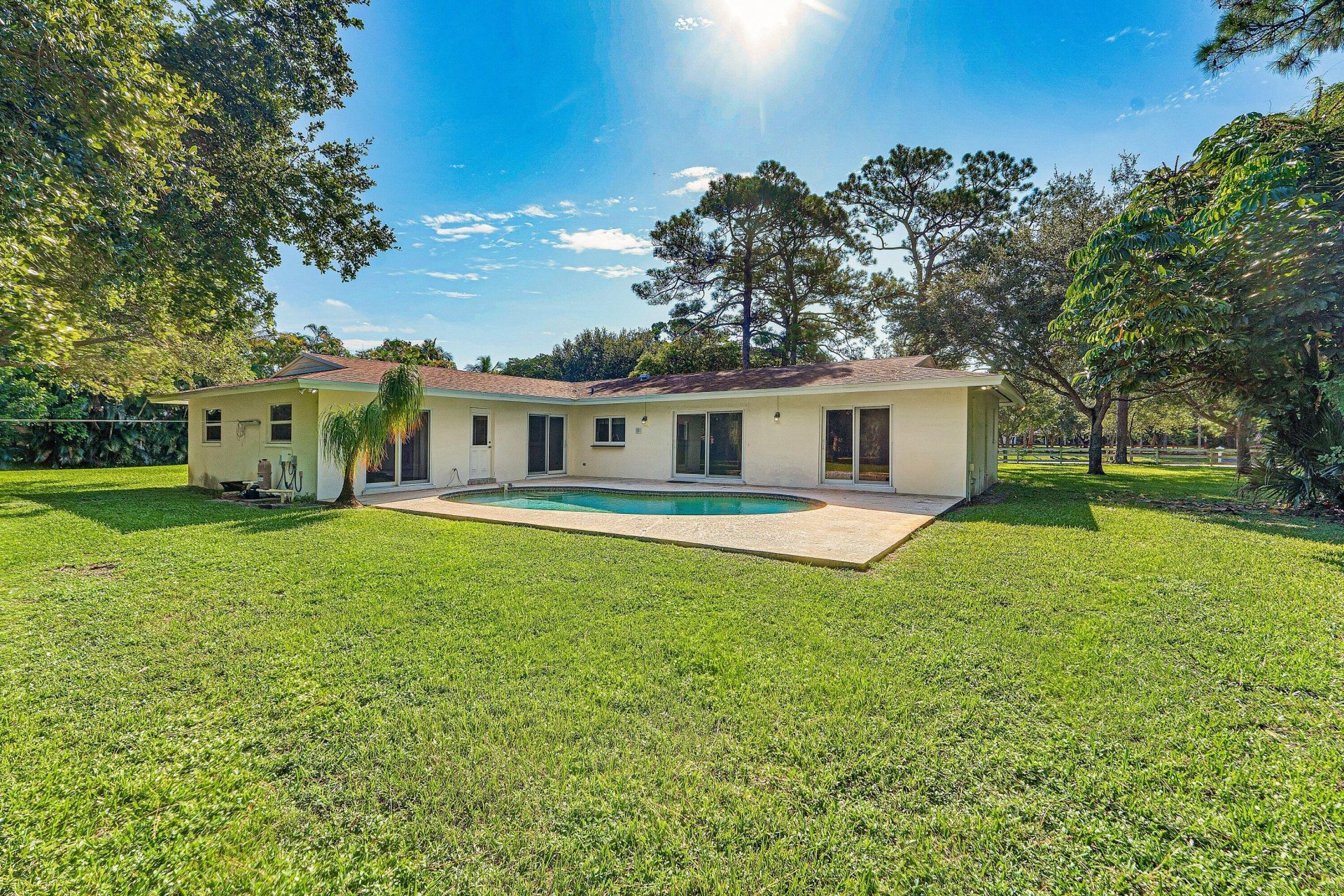 8645 Square Lake Drive, Palm Beach Gardens, FL 33418 Photo