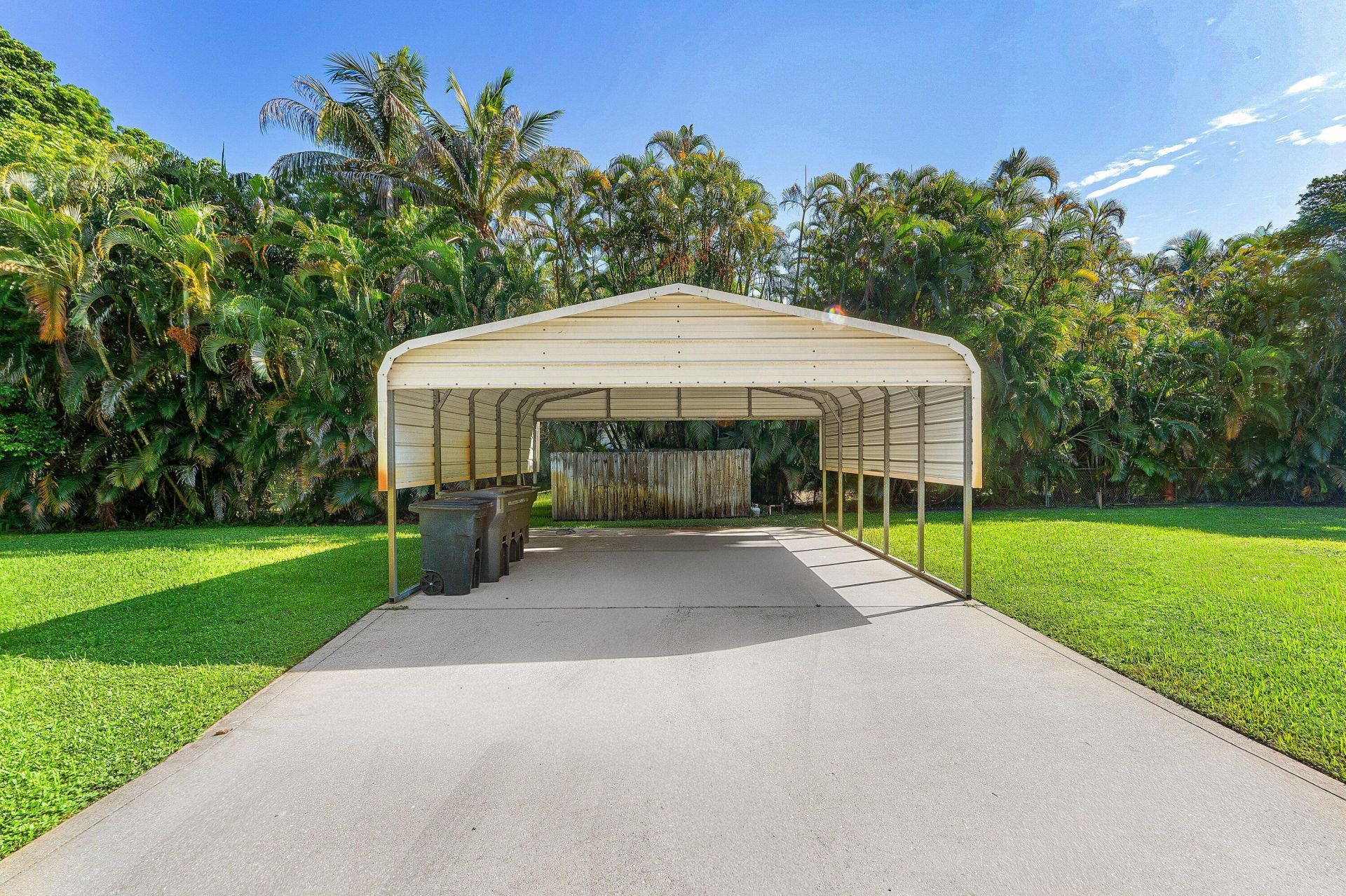 8645 Square Lake Drive, Palm Beach Gardens, FL 33418 Photo
