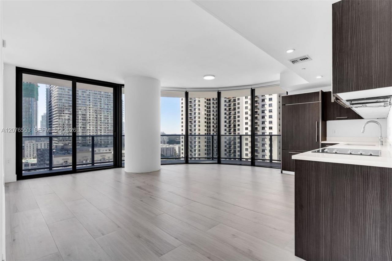 45 SW 9th St, Unit 1706, Miami, FL 33130 Photo