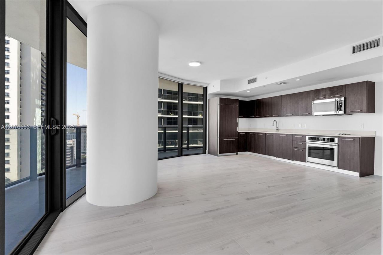 45 SW 9th St, Unit 1706, Miami, FL 33130 Photo