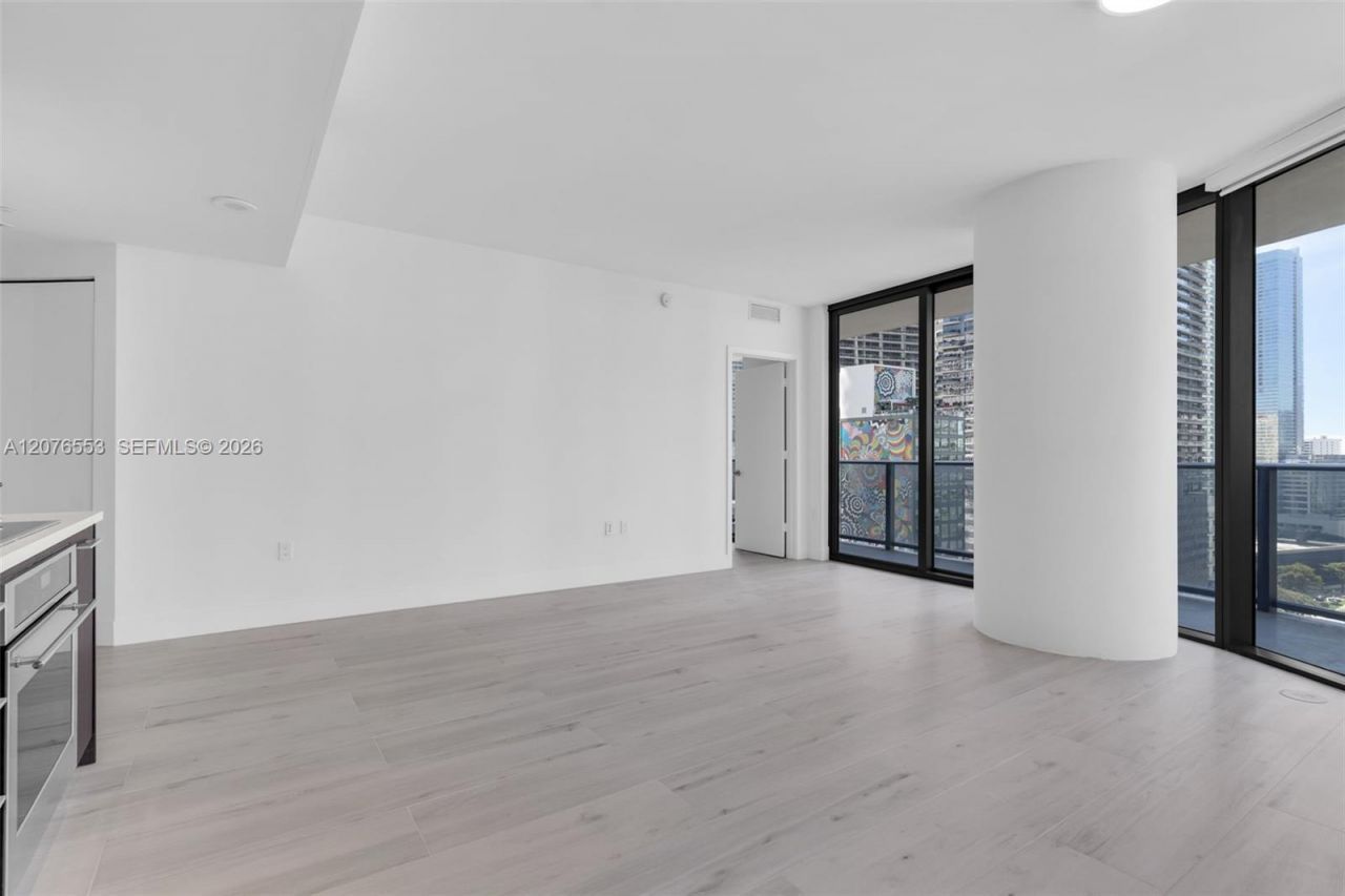 45 SW 9th St, Unit 1706, Miami, FL 33130 Photo