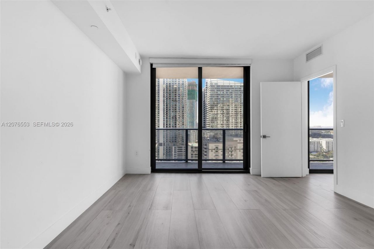 45 SW 9th St, Unit 1706, Miami, FL 33130 Photo
