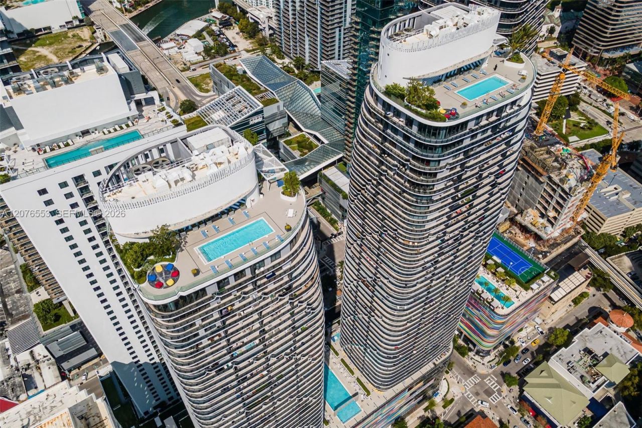 45 SW 9th St, Unit 1706, Miami, FL 33130 Photo