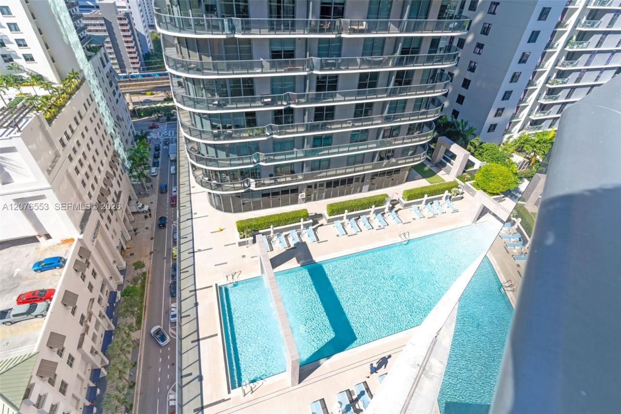 45 SW 9th St, Unit 1706, Miami, FL 33130 Photo