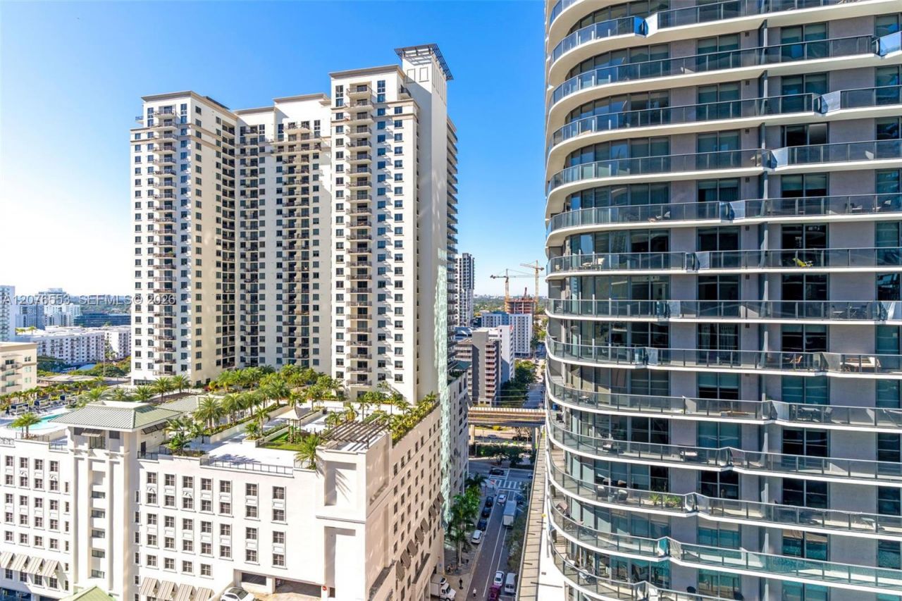 45 SW 9th St, Unit 1706, Miami, FL 33130 Photo