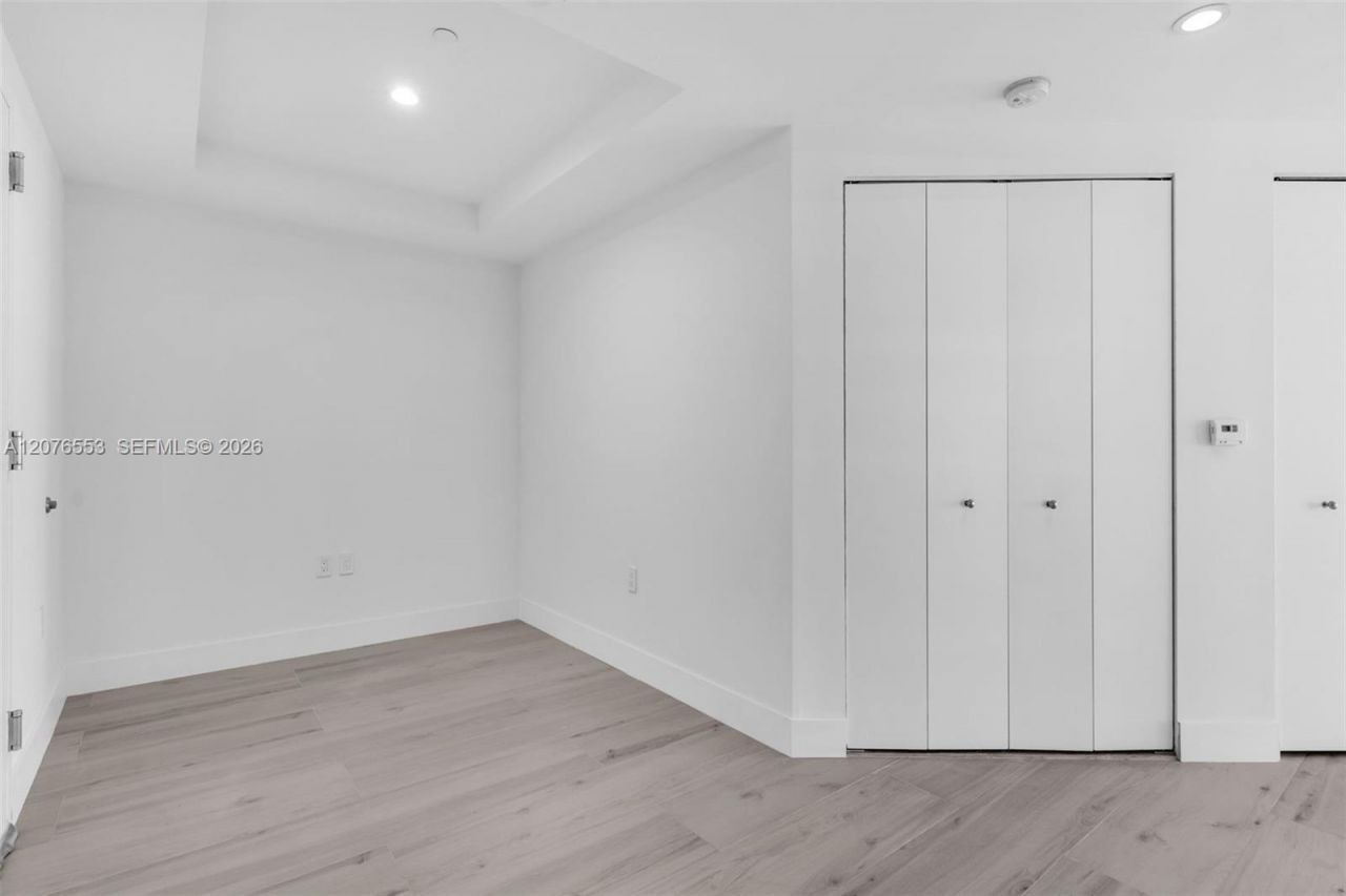 45 SW 9th St, Unit 1706, Miami, FL 33130 Photo