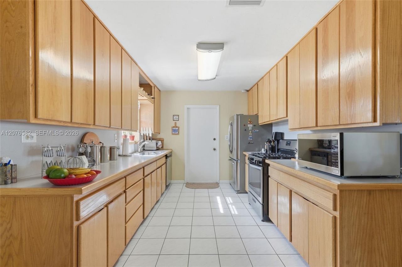 20510 Jacaranda Rd , Cutler Bay, FL 33189 Photo