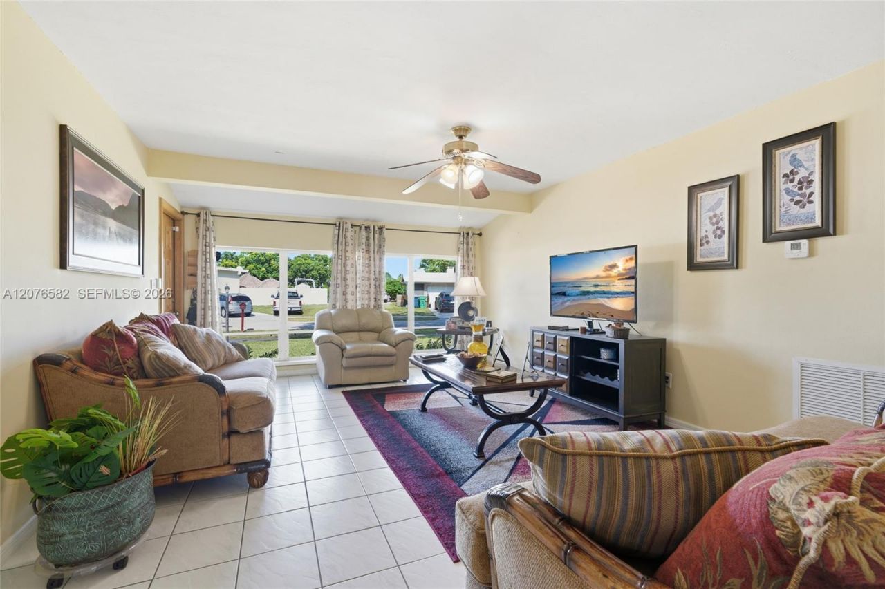20510 Jacaranda Rd , Cutler Bay, FL 33189 Photo