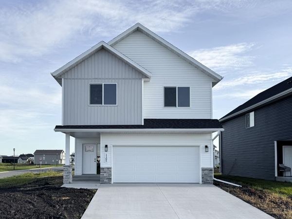 1105 Jill Drive W, West Fargo, ND 58078