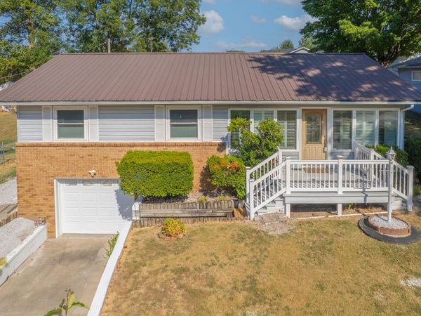 1305 Benton Avenue , Neosho, MO 64850