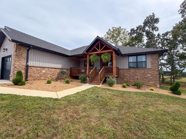 105 Boroughs Street , Cabool, MO 65689