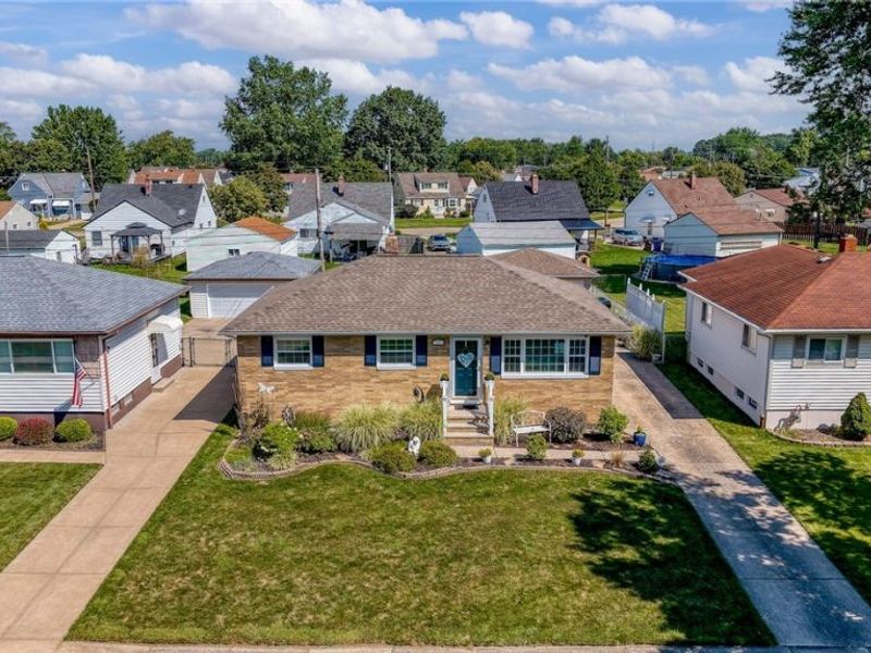15474 Holland Road, Brook Park, OH 44142 Photo 4
