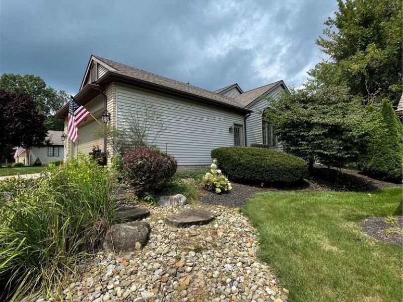4911 NW Pond Drive NW, North Canton, OH 44720 Photo 3