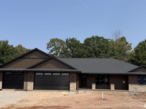 6157 BAY HILL COURT, Luxemburg, WI 54217