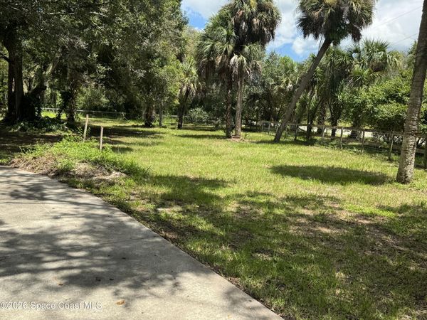 13680 101st Street , Fellsmere, FL 32948