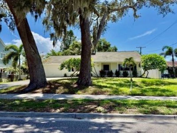 217 S SPRING BOULEVARD, TARPON SPRINGS, FL 34689
