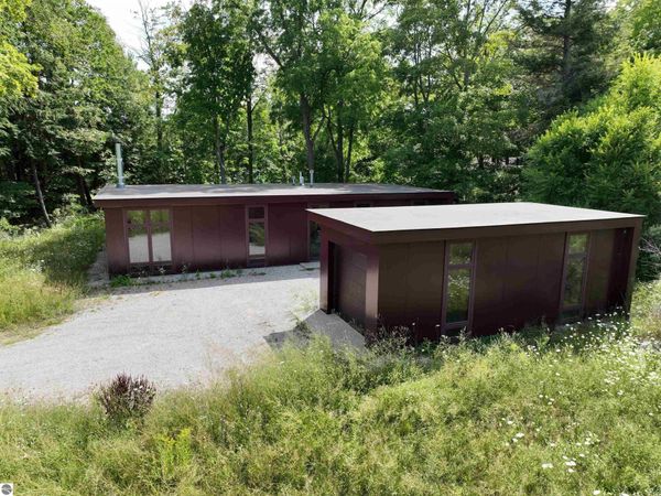 626 Thunder Road N, Northport, MI 49670