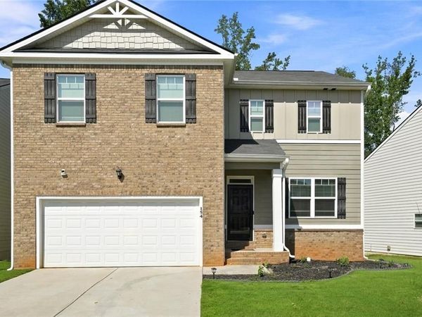 154 Silver Birch Pass , Newnan, GA 30265