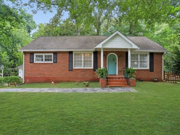 980 Brookdale Drive , East Point, GA 30344