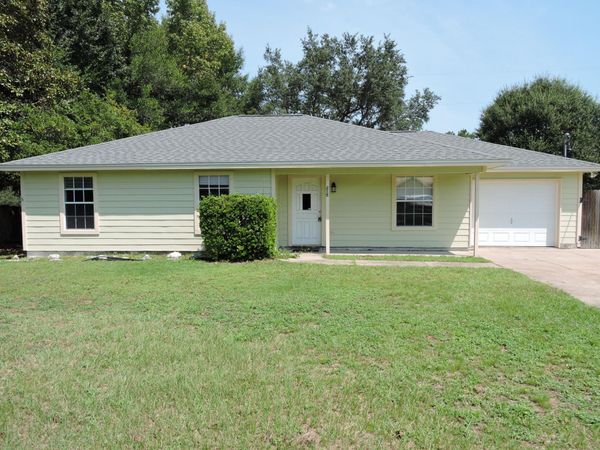 215 Grand Prix Drive, Crestview, FL 32536