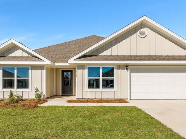 2014 Ambassador Court , Chipley, FL 32428
