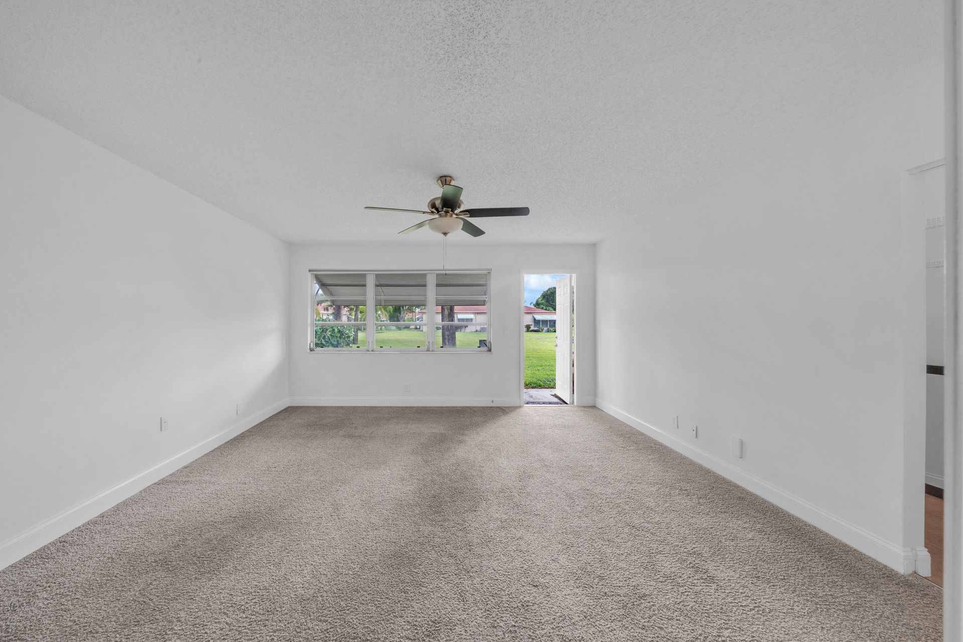 4550 NW 4th Street, Unit B, Delray Beach, FL 33445 Photo