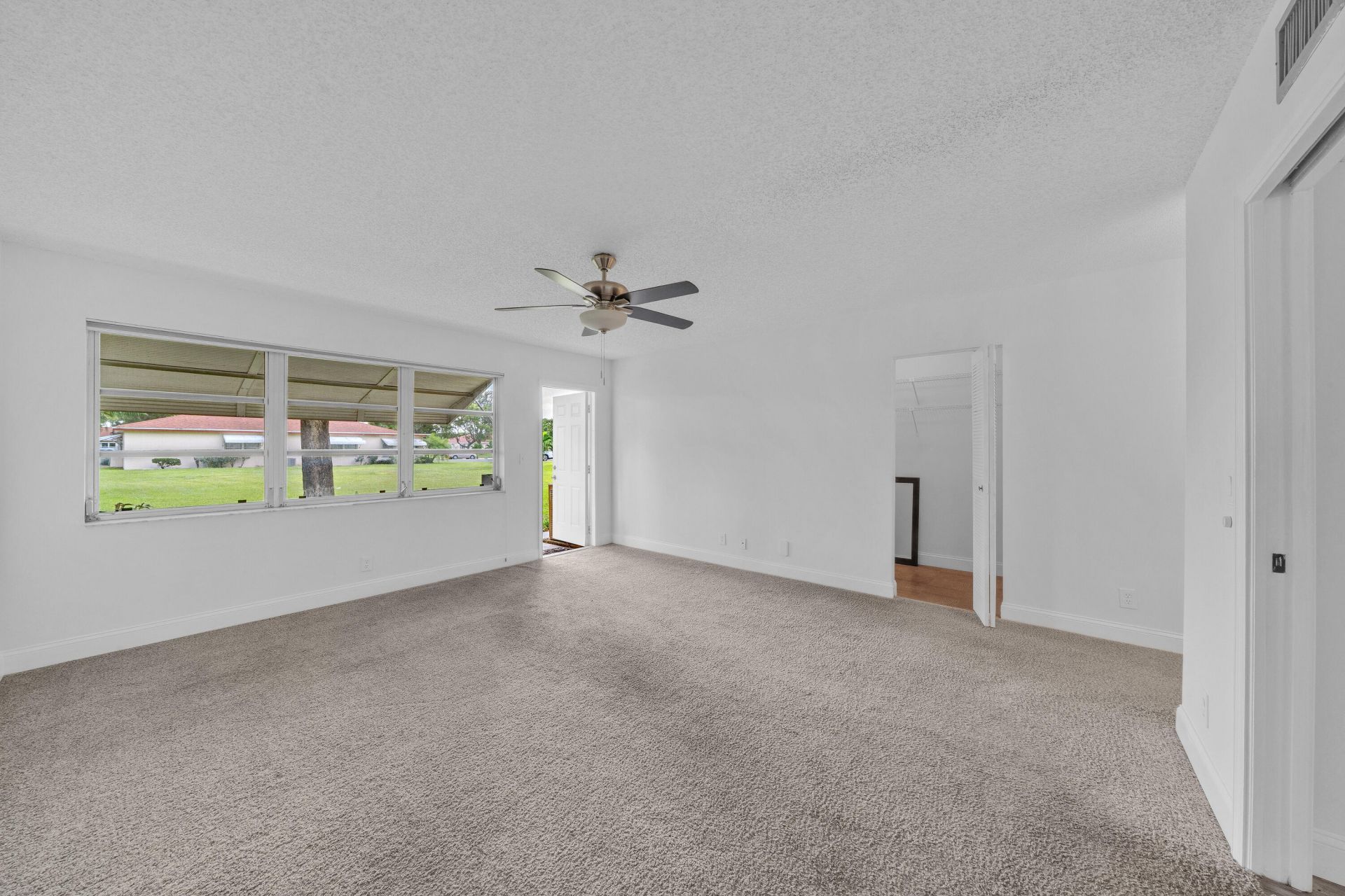 4550 NW 4th Street, Unit B, Delray Beach, FL 33445 Photo