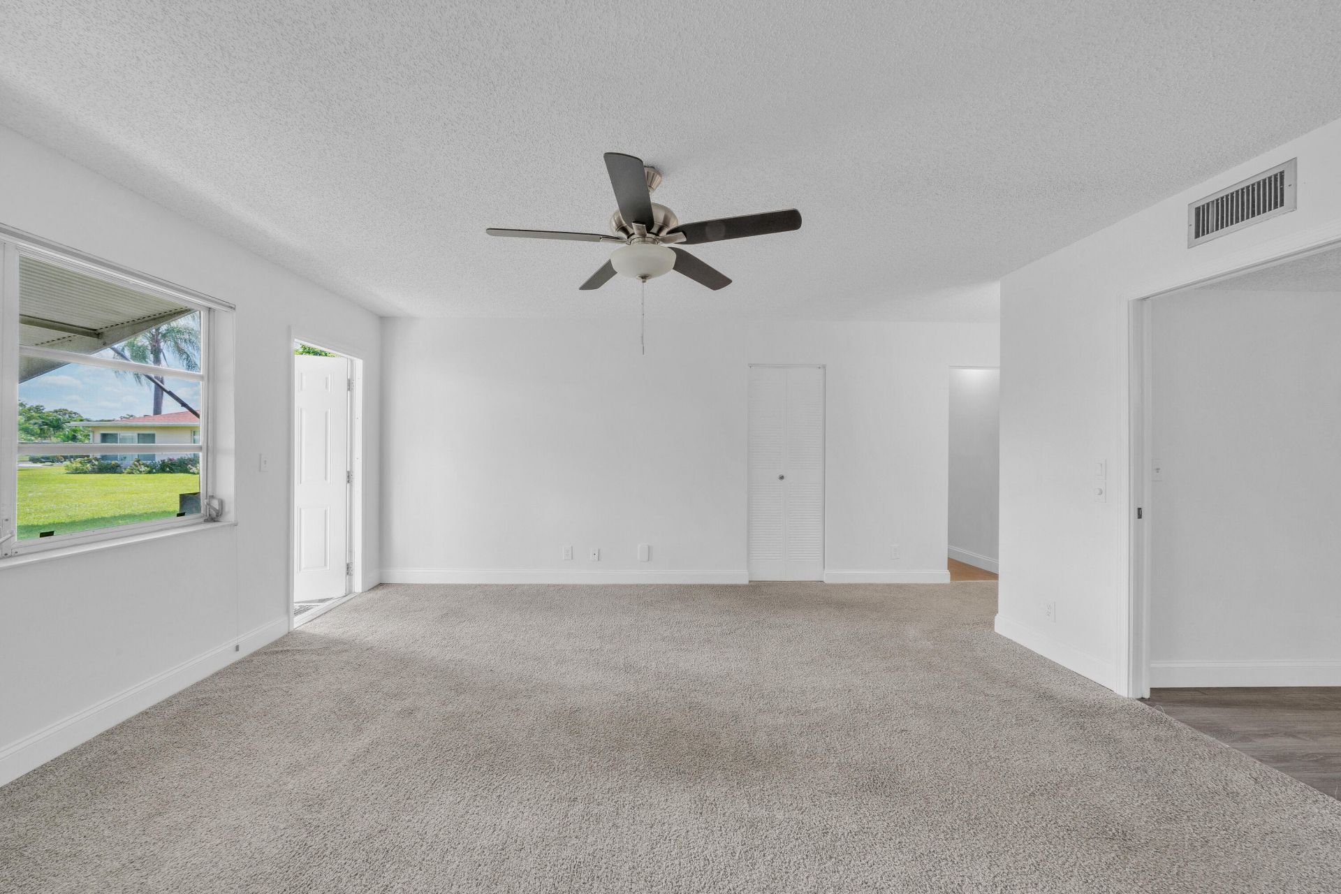 4550 NW 4th Street, Unit B, Delray Beach, FL 33445 Photo