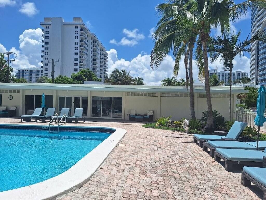 345 N Fort Lauderdale Beach Boulevard, Unit 1007, Fort Lauderdale, FL 33304 Photo