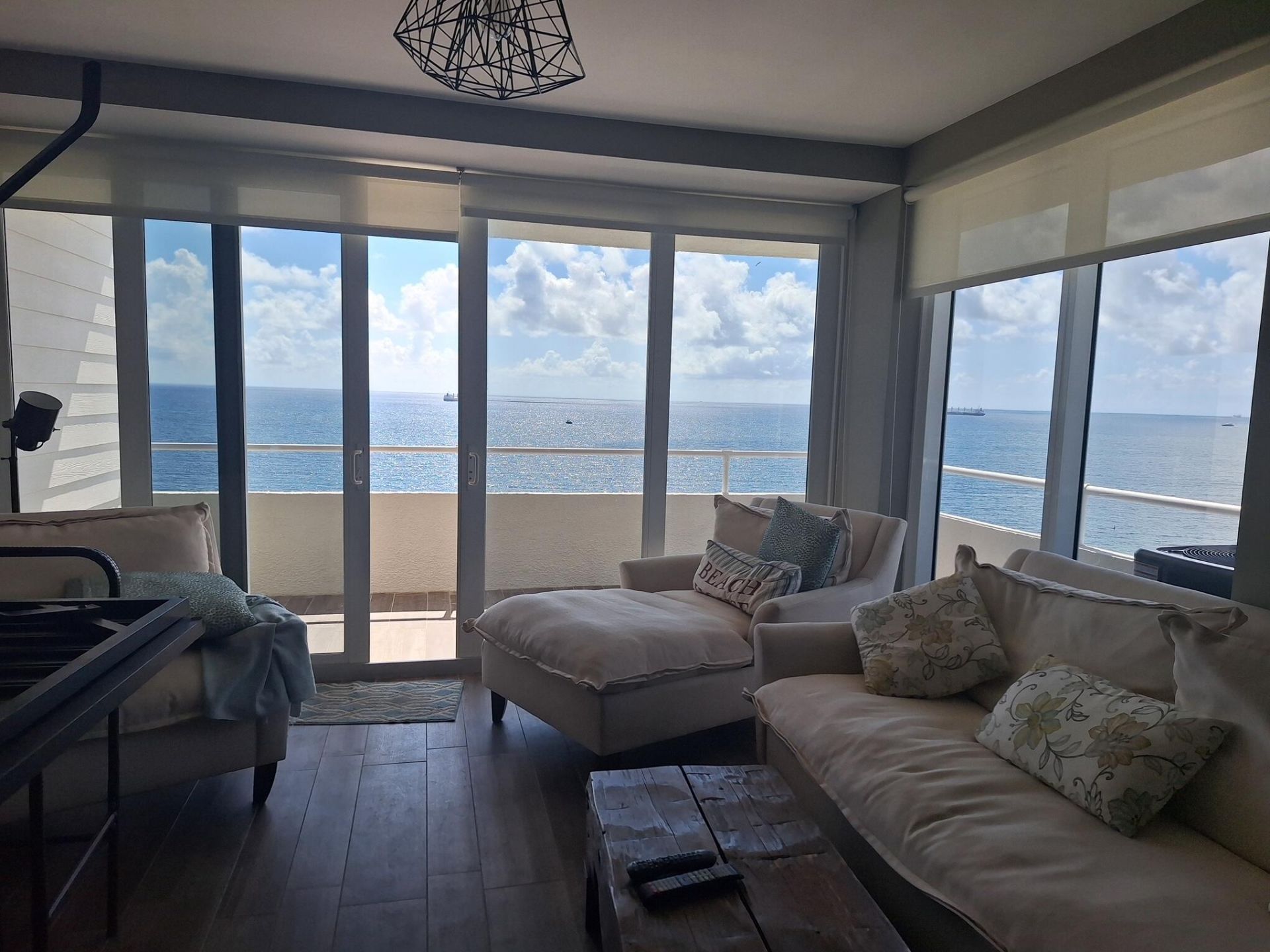 345 N Fort Lauderdale Beach Boulevard, Unit 1007, Fort Lauderdale, FL 33304 Photo