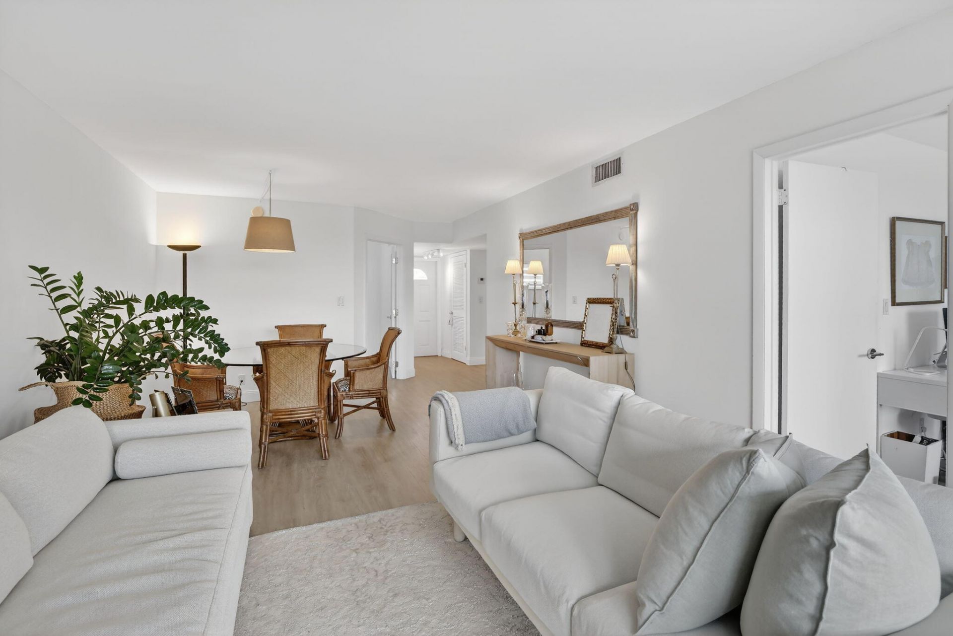 9820 S Hollybrook Lake Drive, Unit 306, Pembroke Pines, FL 33025 Photo