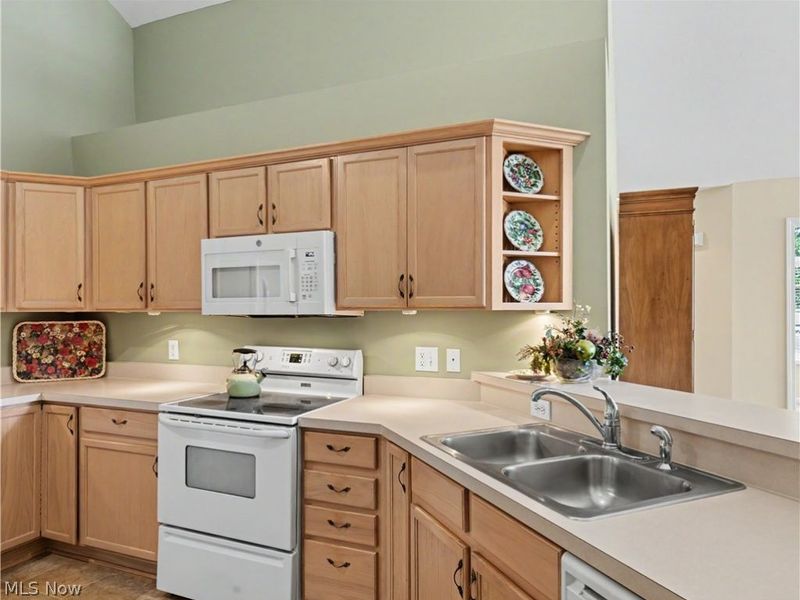 664 Crossings Circle, Tallmadge, OH 44278 Photo 13