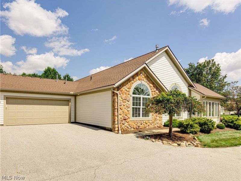 664 Crossings Circle, Tallmadge, OH 44278 Photo 2